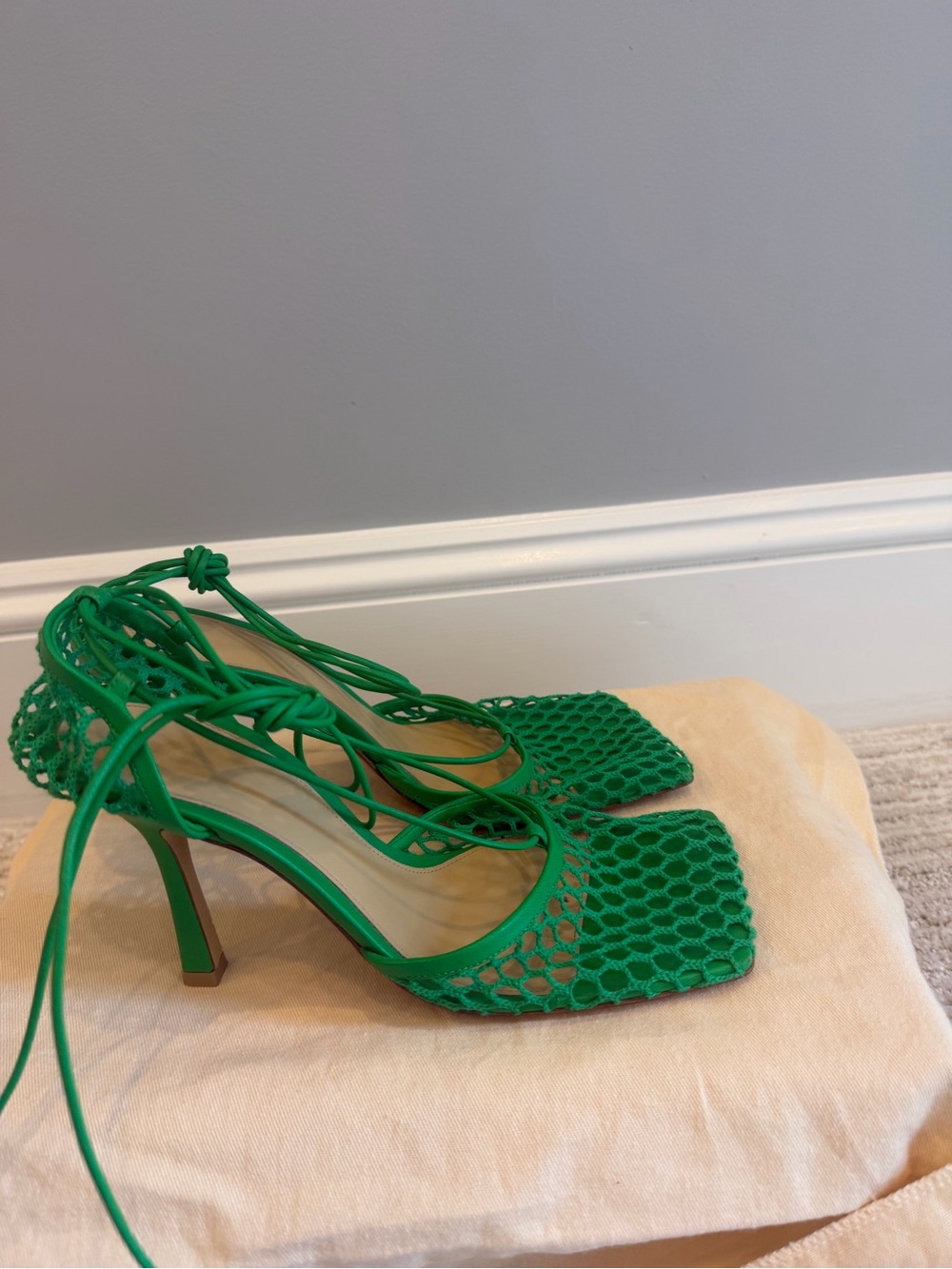 Bottega Veneta Vibrant Green Lace-Up Mesh Heels - Picture 11 of 12